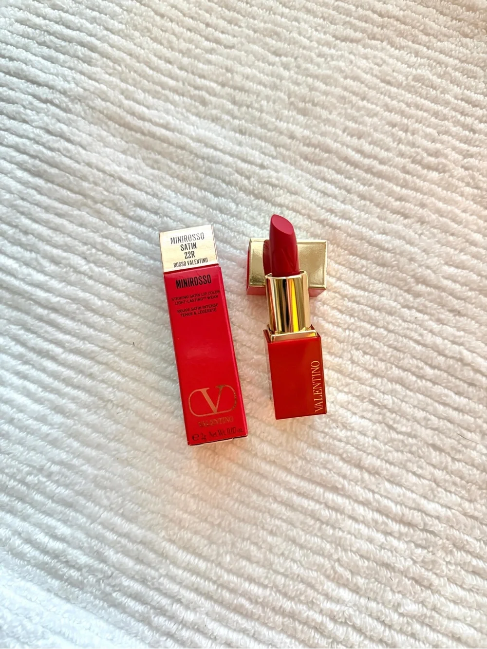 DISCONTINUED Valentino Go-Clutch Powder 01 Very Light 22R MiniRosso Lip + Sponge